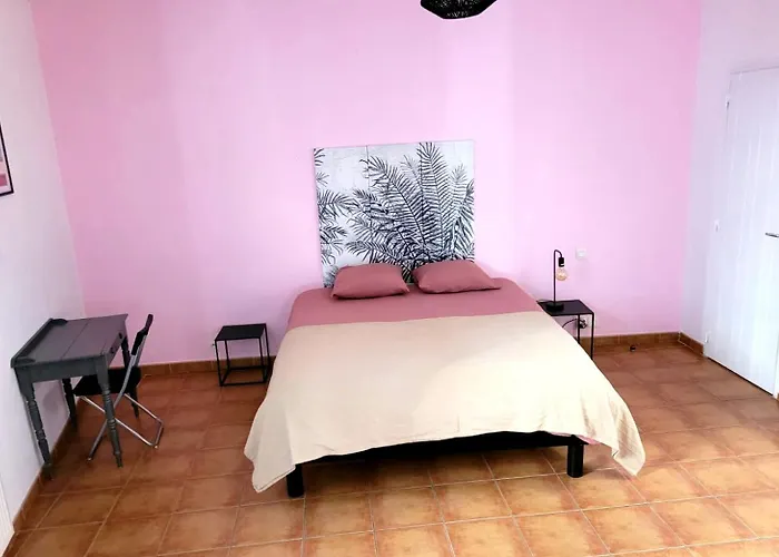 Situation Parfaite, Calme Et Spacieux, Wifi Fibre, Netflix & Prime Μπεζιέ
